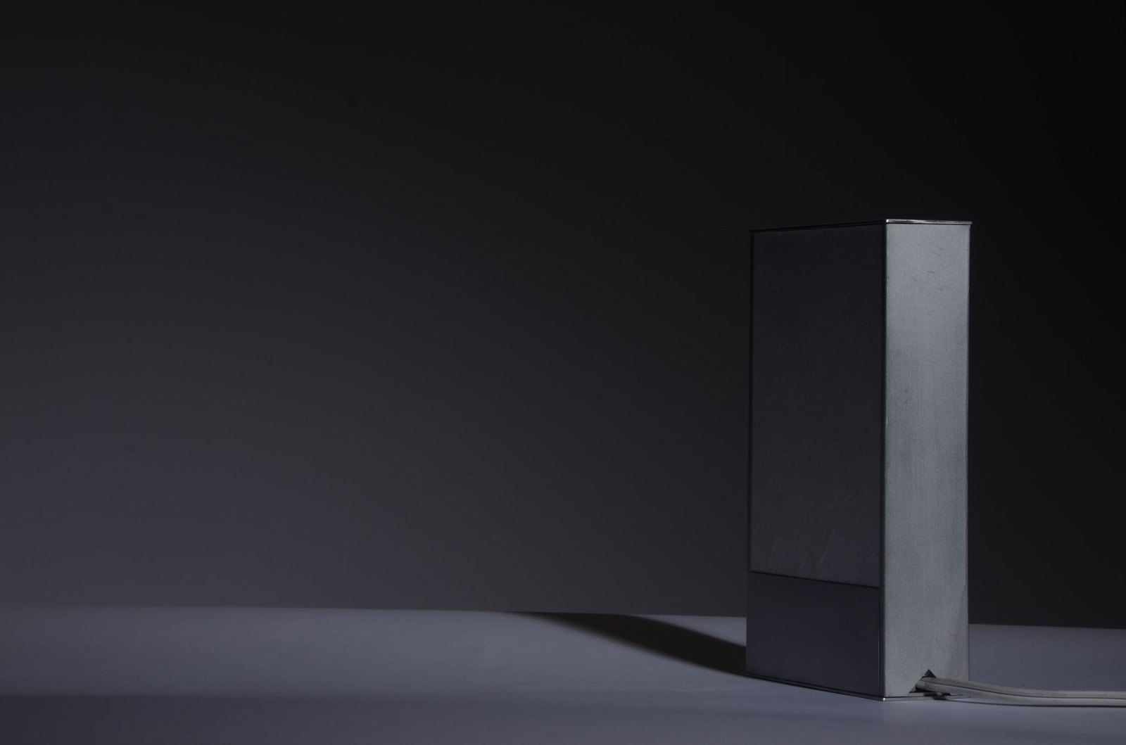 Side view of the aluminum shell